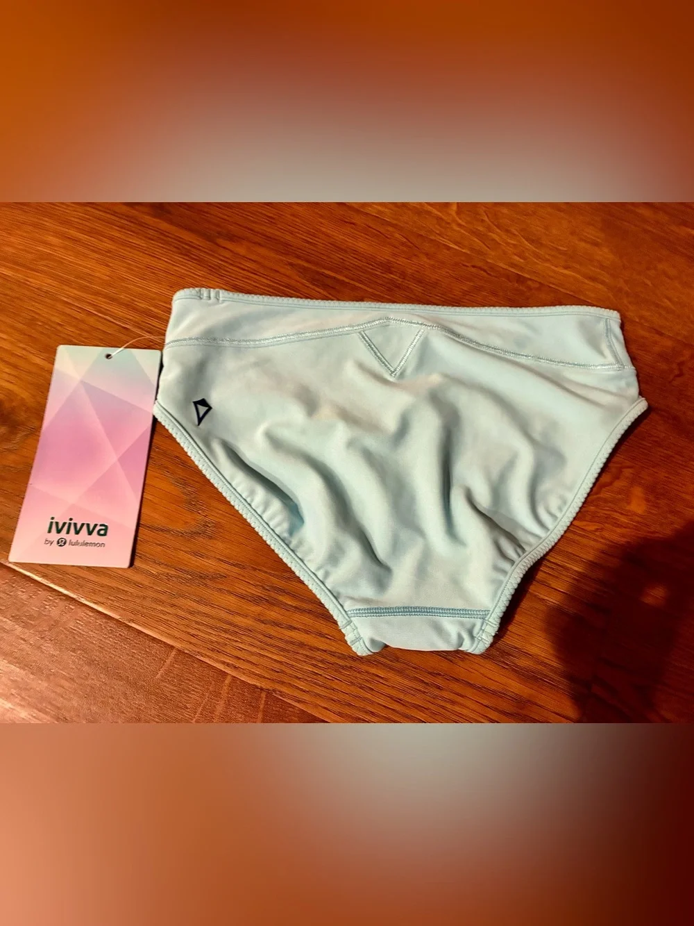 Ivivva new tag